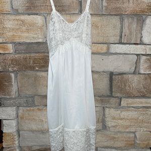 Vintage Carol Brent 1950s slip